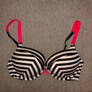 Victoria’s Secret Bombshell Bra (36C)